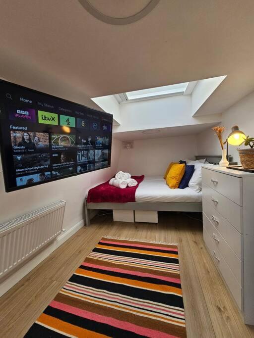 West Kensington Bright Flat Apartment Londra Exterior foto