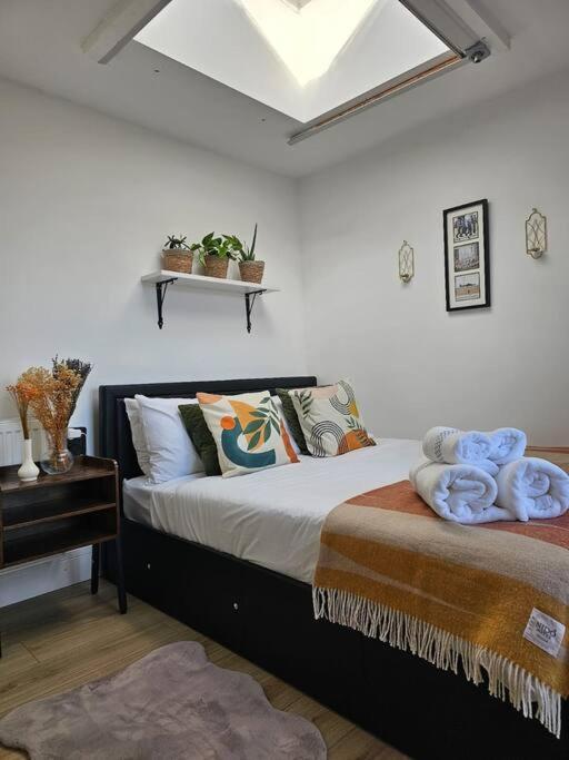 West Kensington Bright Flat Apartment Londra Exterior foto