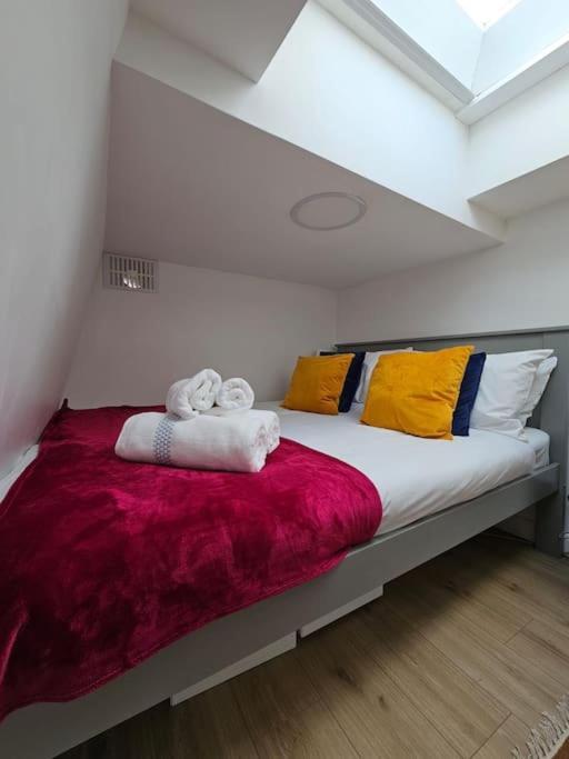 West Kensington Bright Flat Apartment Londra Exterior foto